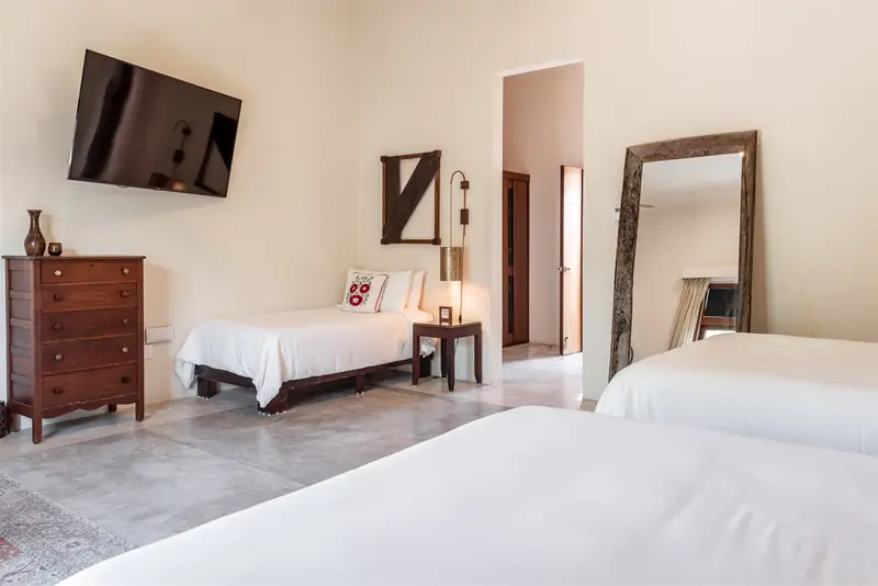 Linda, Hacienda Corazón: the room