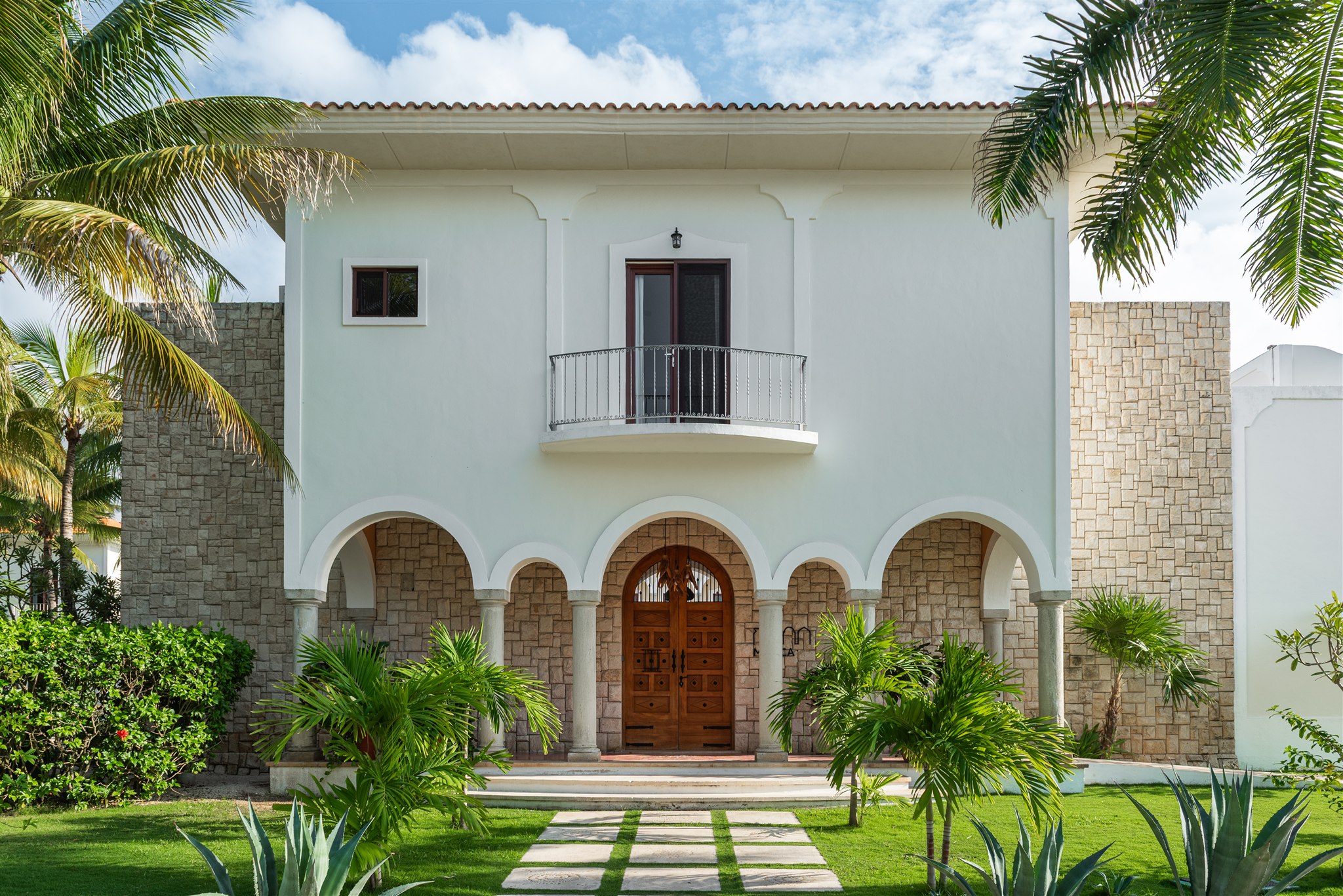 Hacienda Magica beachfront villa
